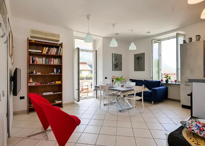 Casa Miralago 카스텔베카나